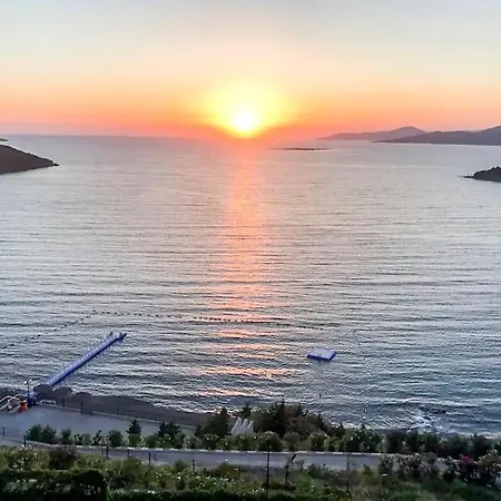 Stunning Apartment With Sea View Apartamento *